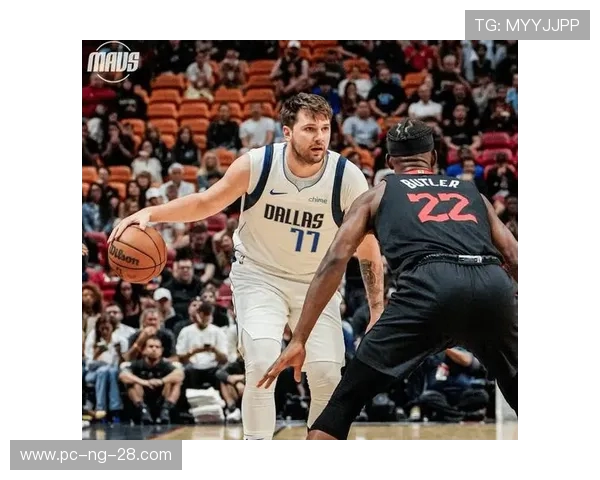 独行侠与快船激烈对决 争夺季后赛席位全场焦点精彩纷呈