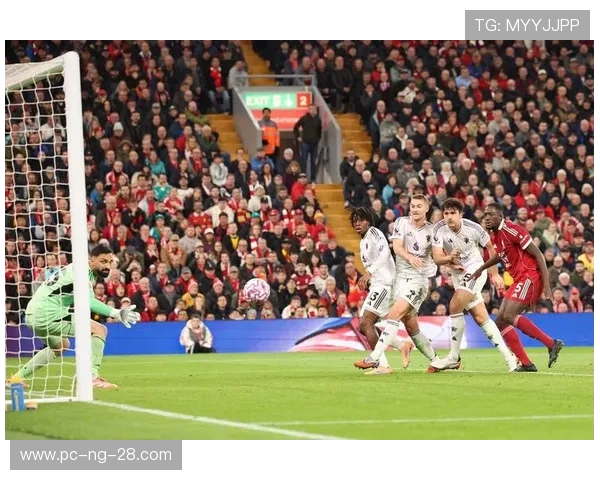 足球世界新风潮：全球顶级联赛激战正酣，未来之星崭露头角