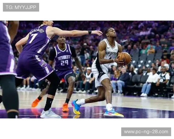 德阿隆福克斯如何在NBA赛场上崭露头角并引领国王队崛起